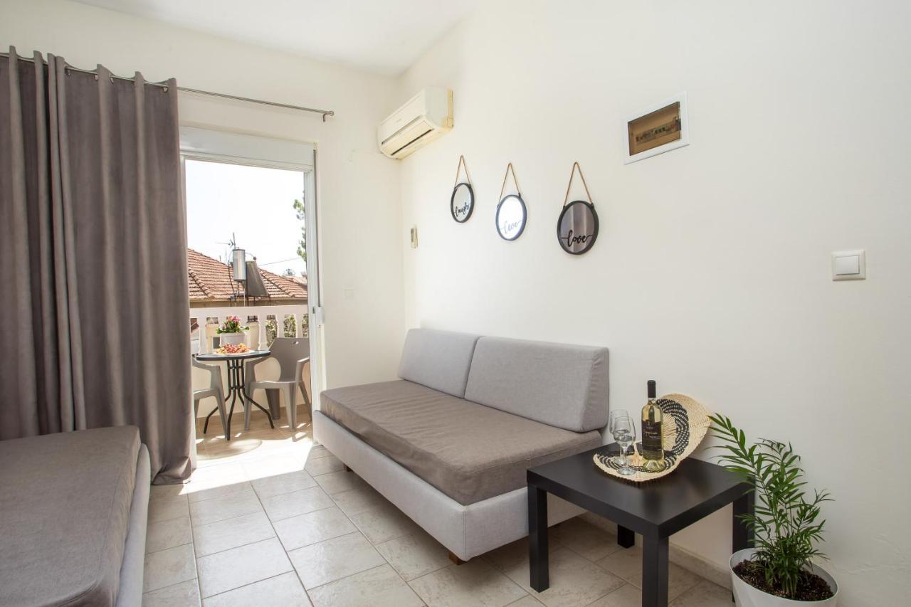 Economisa Apartments Ialysos  Dış mekan fotoğraf